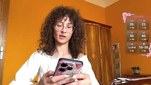 CurlyWinx webcam