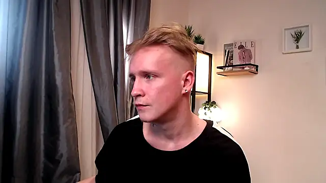 AlexxSweet webcam