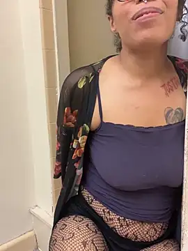 princess_desirae (F milf) - Make Me Cry in DP Show 😻💦