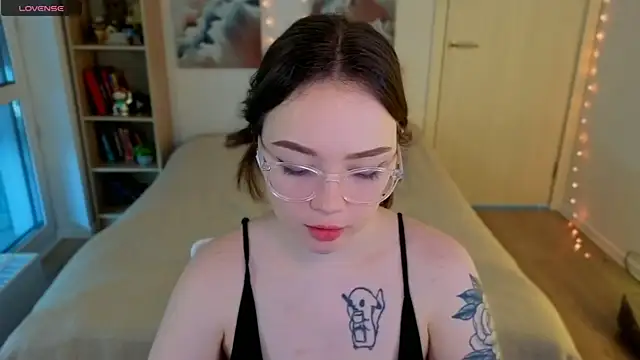 MilenaSaint webcam