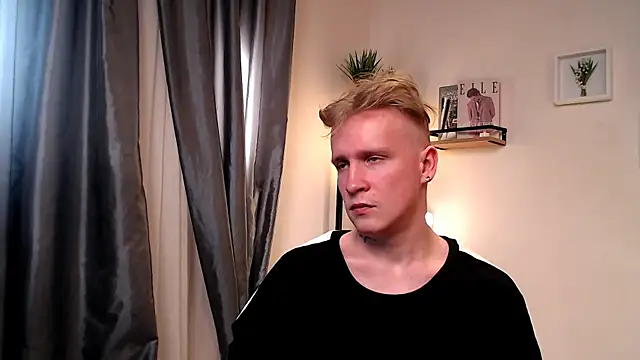 AlexxSweet webcam