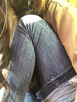 Writhing_First live sex cam
