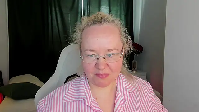 ViolaSmithh webcam