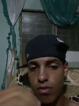 Aleexxx_2005 webcam