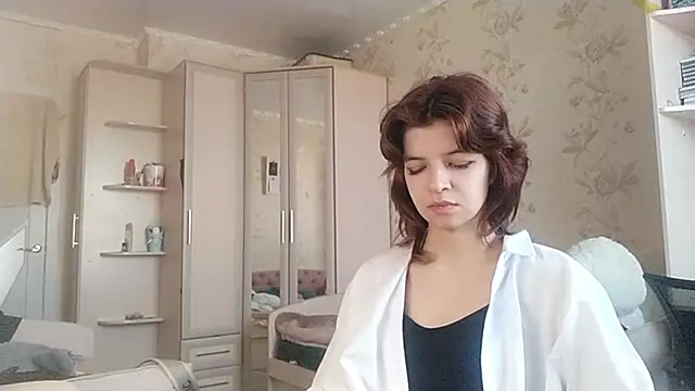 LowkeyIndigo webcam