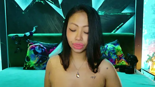 ElyaQuinn webcam