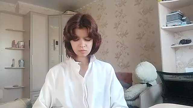 LowkeyIndigo webcam
