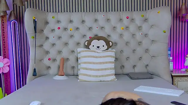 PlayfulShow webcam