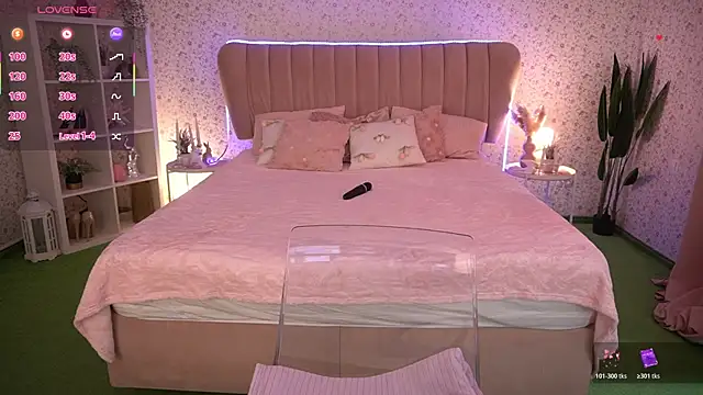 KristiiMax webcam