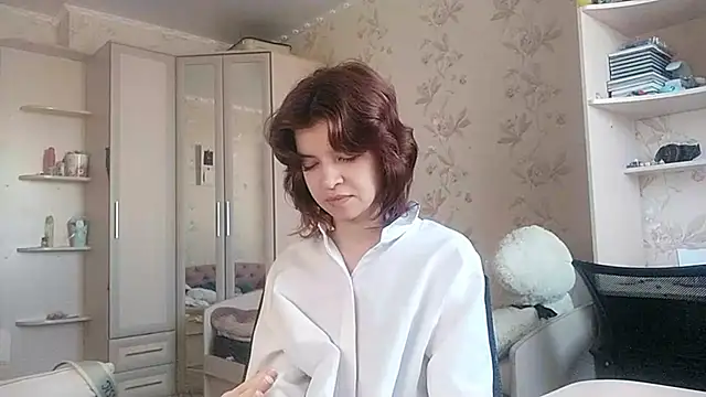 LowkeyIndigo webcam