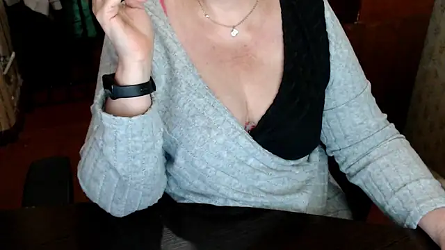 AlisaHot55 webcam