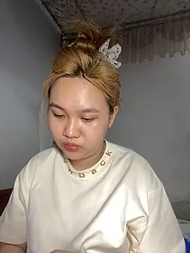 Almira6868 webcam