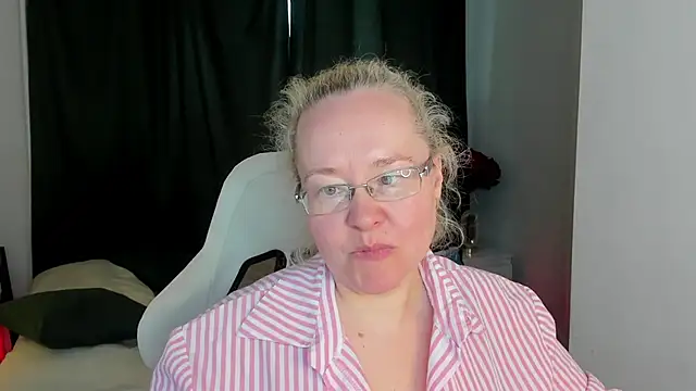 ViolaSmithh webcam