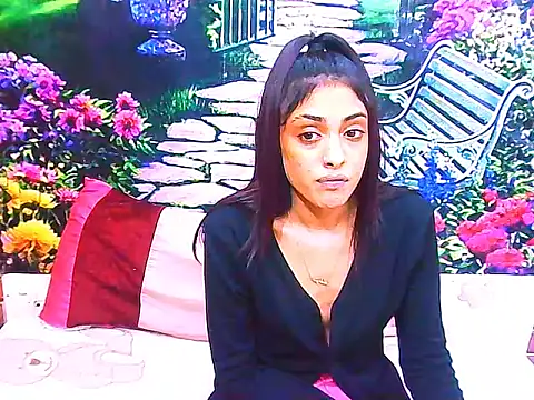 IndianPretty14u2Luv webcam