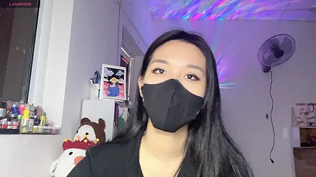 Tieu-May live sex cam