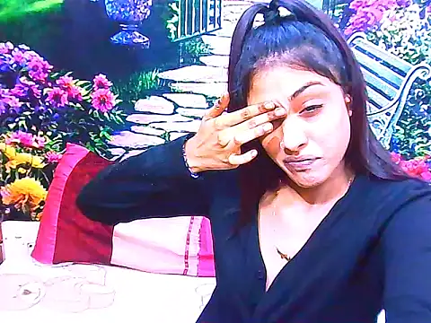IndianPretty14u2Luv webcam