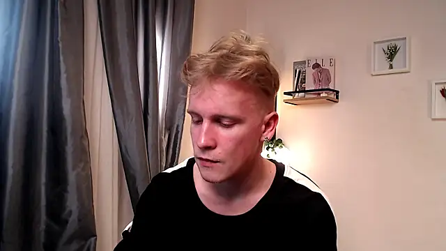 AlexxSweet webcam