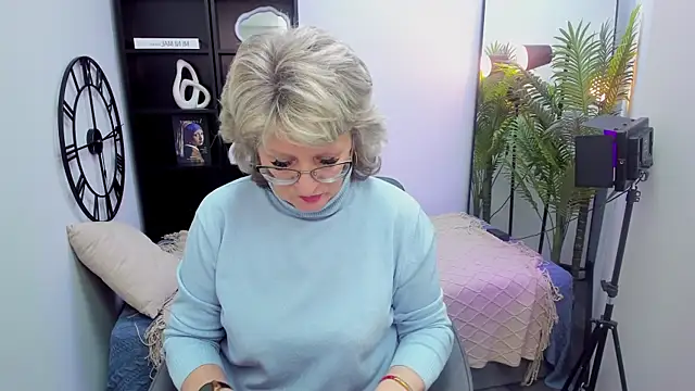 EvelynJoyful webcam