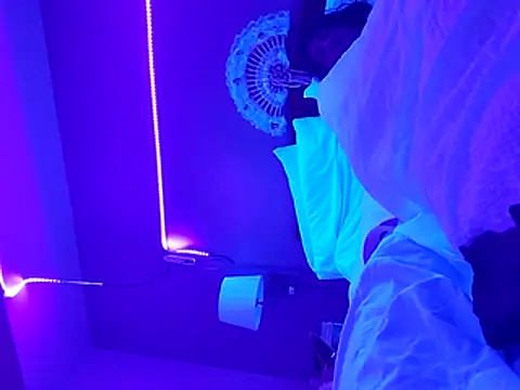 gurlnips - Gurlnips's free webcam - UK Sex Cams