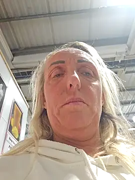 theblondecocklover (F milf) - Oil body