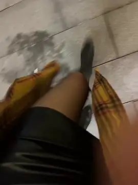 美女petoys在线直播