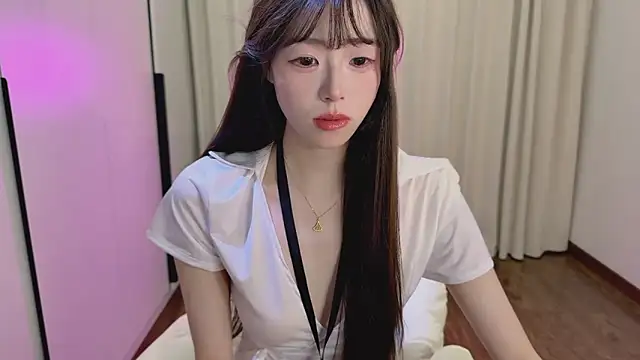 美女Onecutelittle在线直播