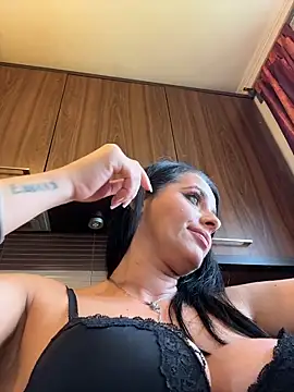 Hotmomcheckk_