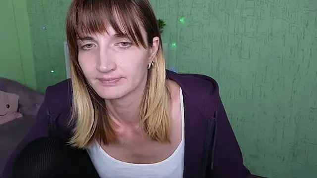 Nika_Kitten live sex cam