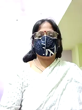 seema_012 (F milf) - pussy show