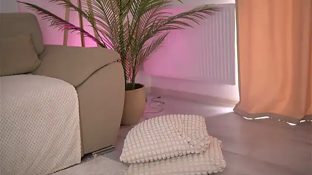 DeborahLowe webcam