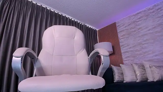 ANGIE-SMITH webcam