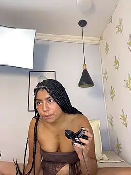 Laia_white webcam