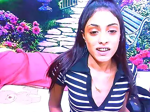 IndianPretty14u2Luv webcam