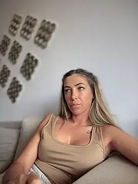RaquelleDevon webcam