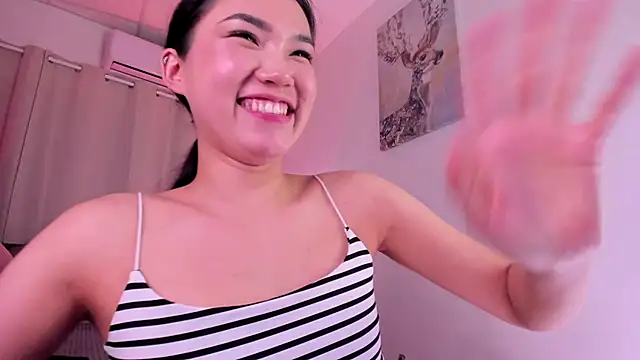 Divine_Madeleine webcam