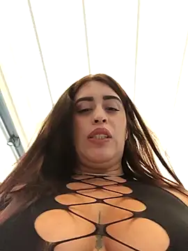 MissNyraSecret webcam