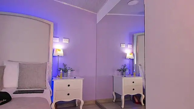 salome_moon_ webcam