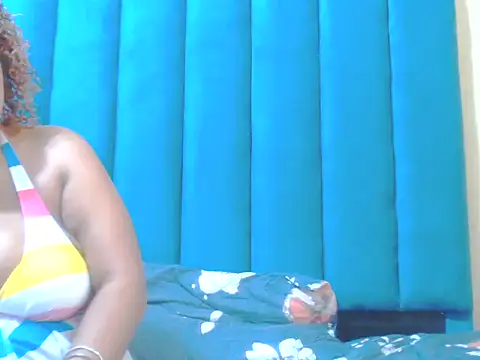 ThickSexyBoobs webcam