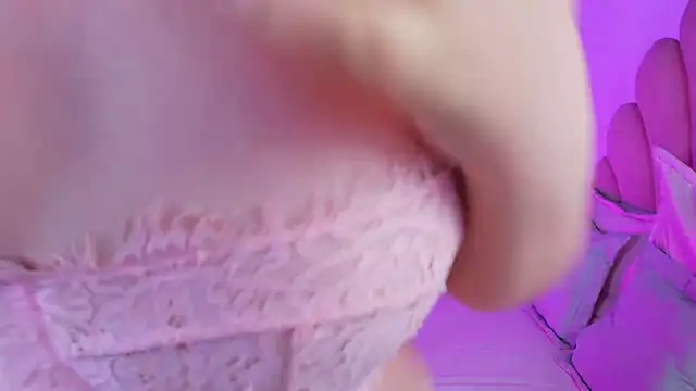 MiaColucci18 webcam
