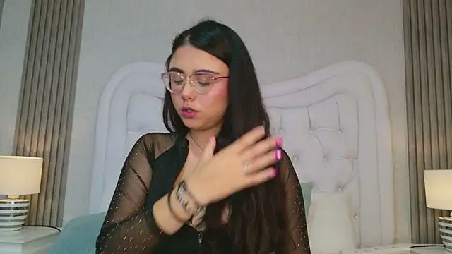 ScarlettPetrova webcam