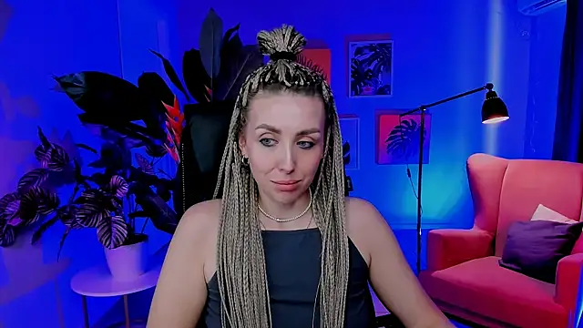 MonicaRiley webcam