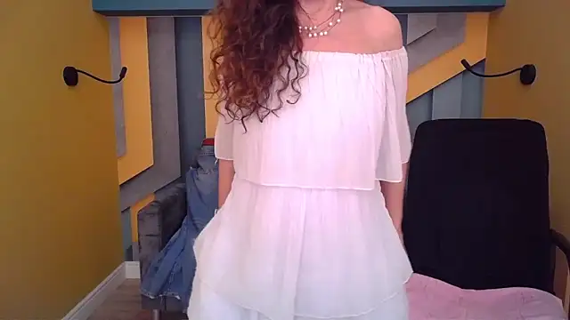 EllaLong webcam