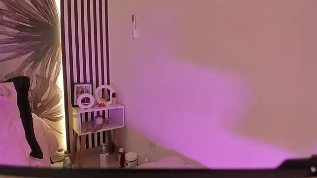 Samaantha-White webcam