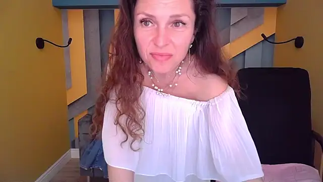 EllaLong webcam