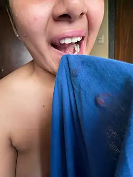 Queen_sofiyaa Live Webcam on Stripchat