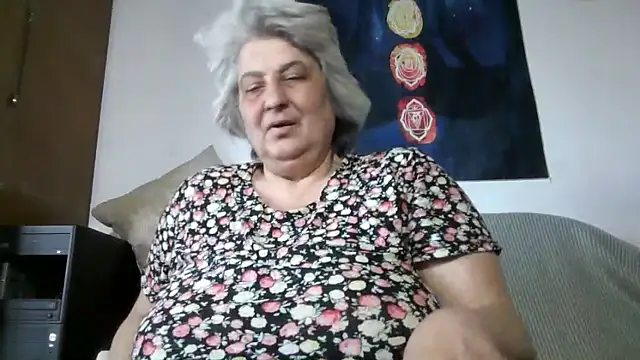 ExquisiteMature webcam