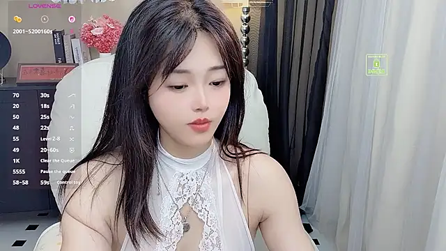 美女CeeKie在线直播
