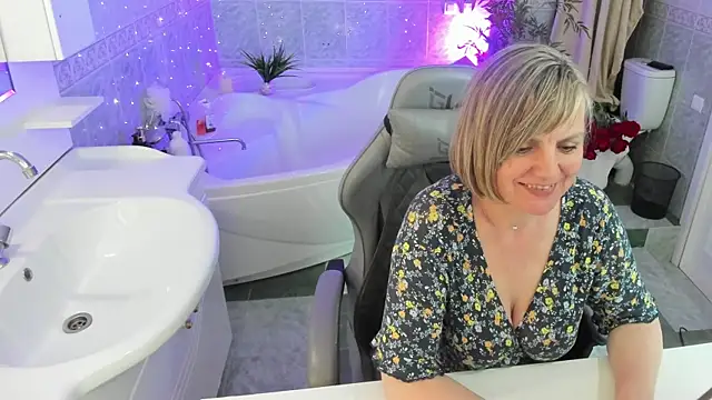 BettyGibsonn webcam