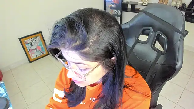 BellaFlaming webcam
