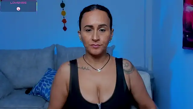 Sara_Charmy webcam